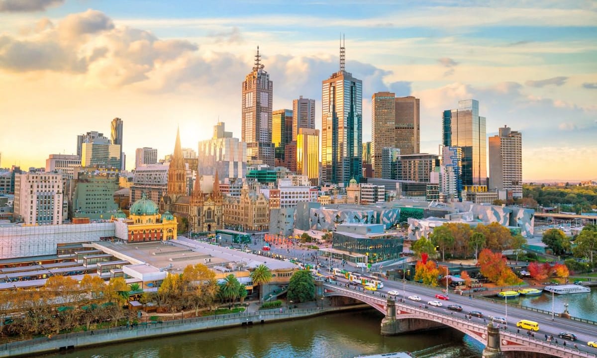 Melbourne skyline and Princes Bridge beside the Yarra River